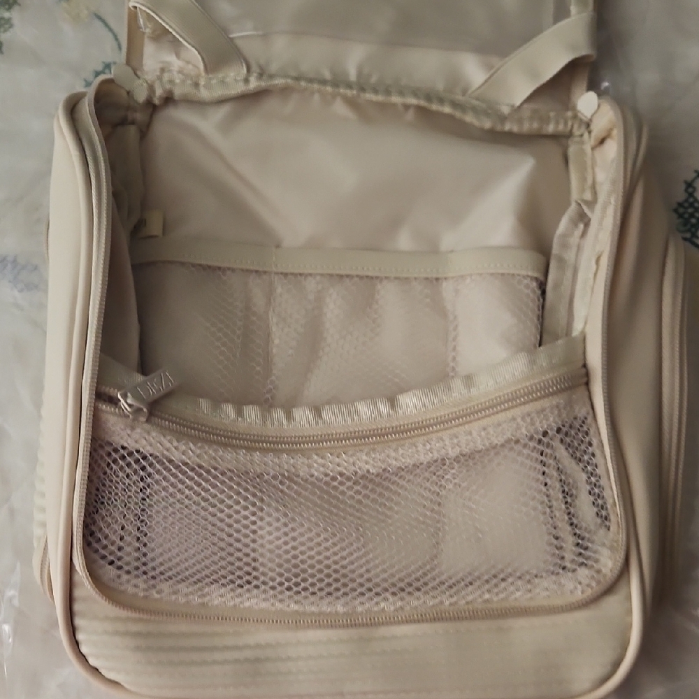 DEZI Ivory Textured Backpack - Picture 5 of 6